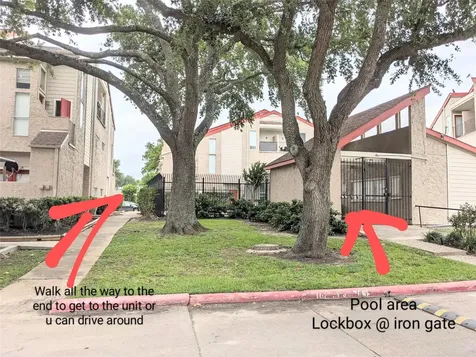10855 Meadowglen Lane 702 Houston TX 77042