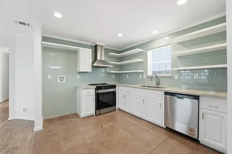 1972 Avenue D Crystal Beach TX 77650