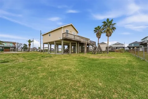 1972 Avenue D Crystal Beach TX 77650