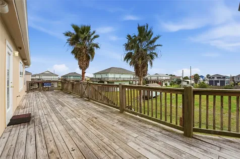 1972 Avenue D Crystal Beach TX 77650