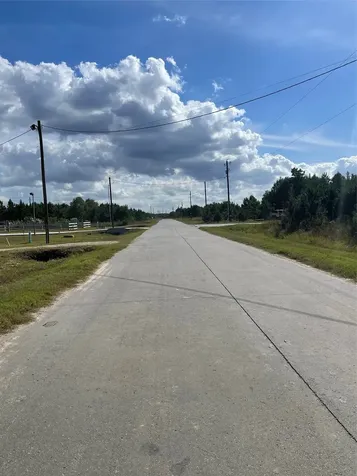 102 Road 5105 Cleveland TX 77327