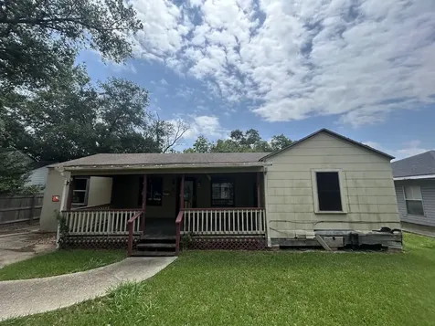 6136 25TH Street Groves TX 77619