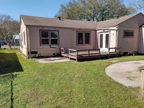 6136 25TH Street Groves TX 77619