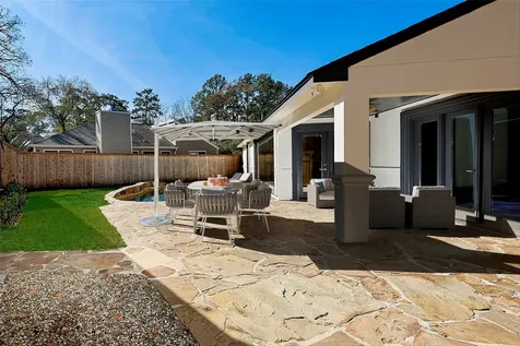 46 N Autumnwood Way The Woodlands TX 77380