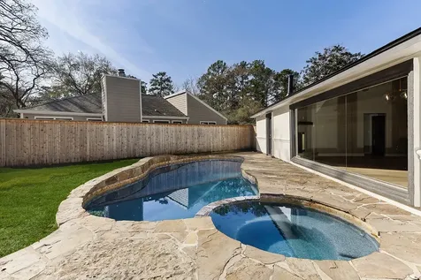 46 N Autumnwood Way The Woodlands TX 77380