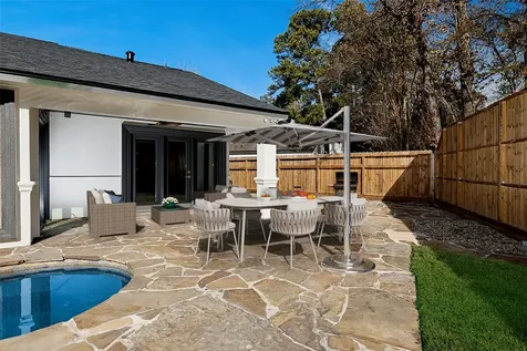 46 N Autumnwood Way The Woodlands TX 77380