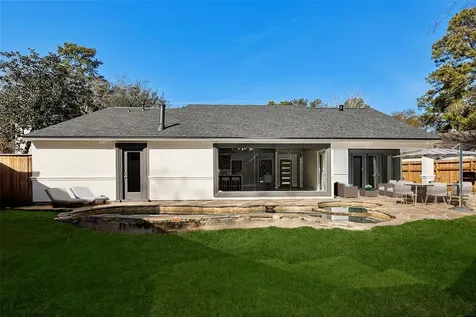 46 N Autumnwood Way The Woodlands TX 77380