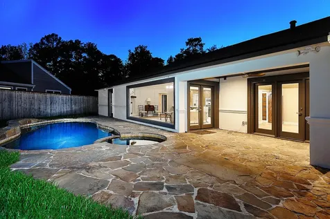 46 N Autumnwood Way The Woodlands TX 77380