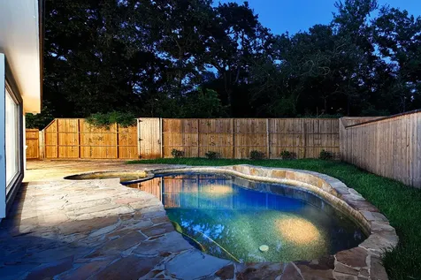46 N Autumnwood Way The Woodlands TX 77380