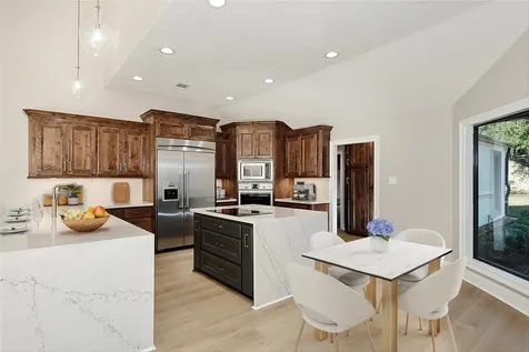 46 N Autumnwood Way The Woodlands TX 77380