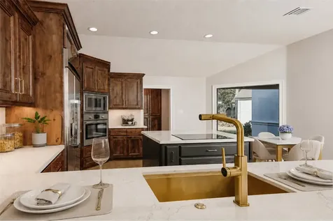 46 N Autumnwood Way The Woodlands TX 77380