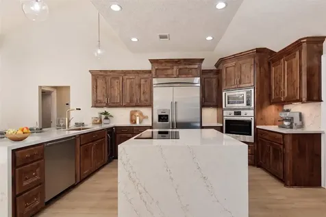 46 N Autumnwood Way The Woodlands TX 77380