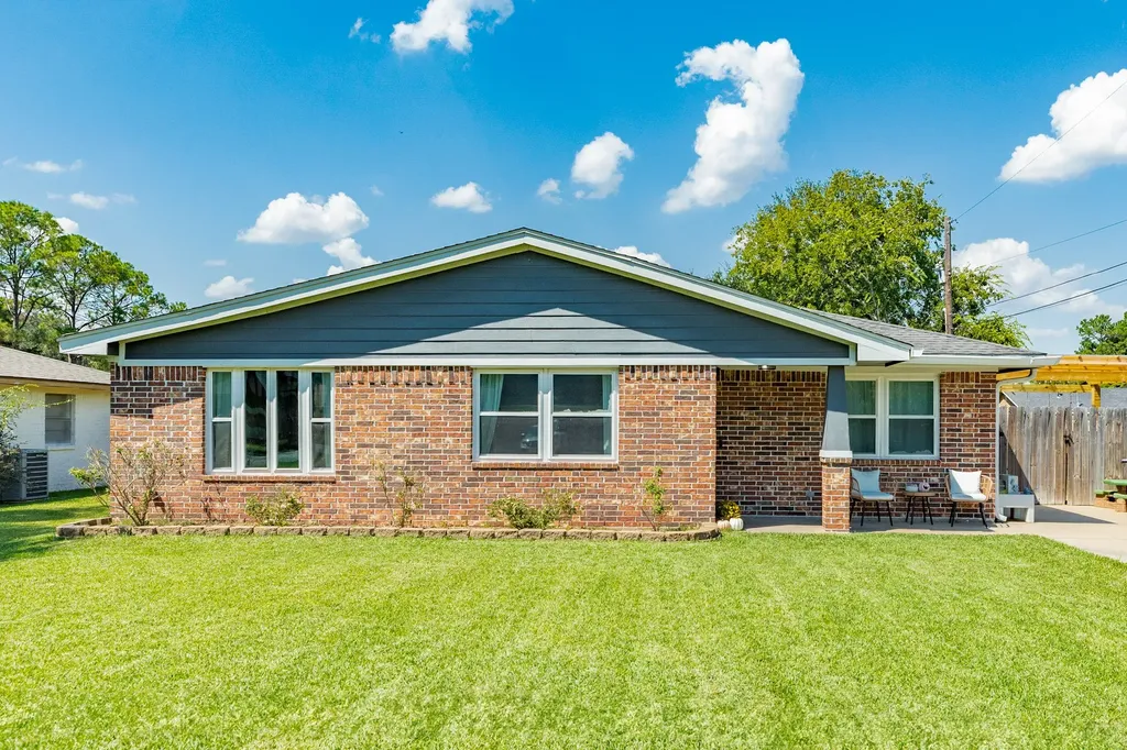 5206 6th Street Danbury TX 77534