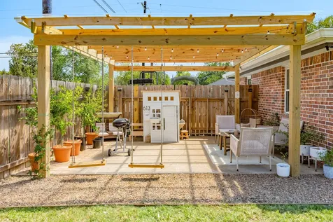 5206 6th Street Danbury TX 77534