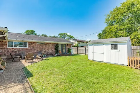 5206 6th Street Danbury TX 77534