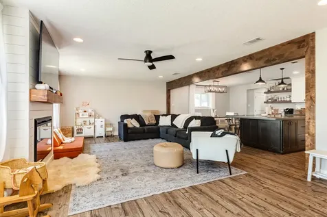 5206 6th Street Danbury TX 77534