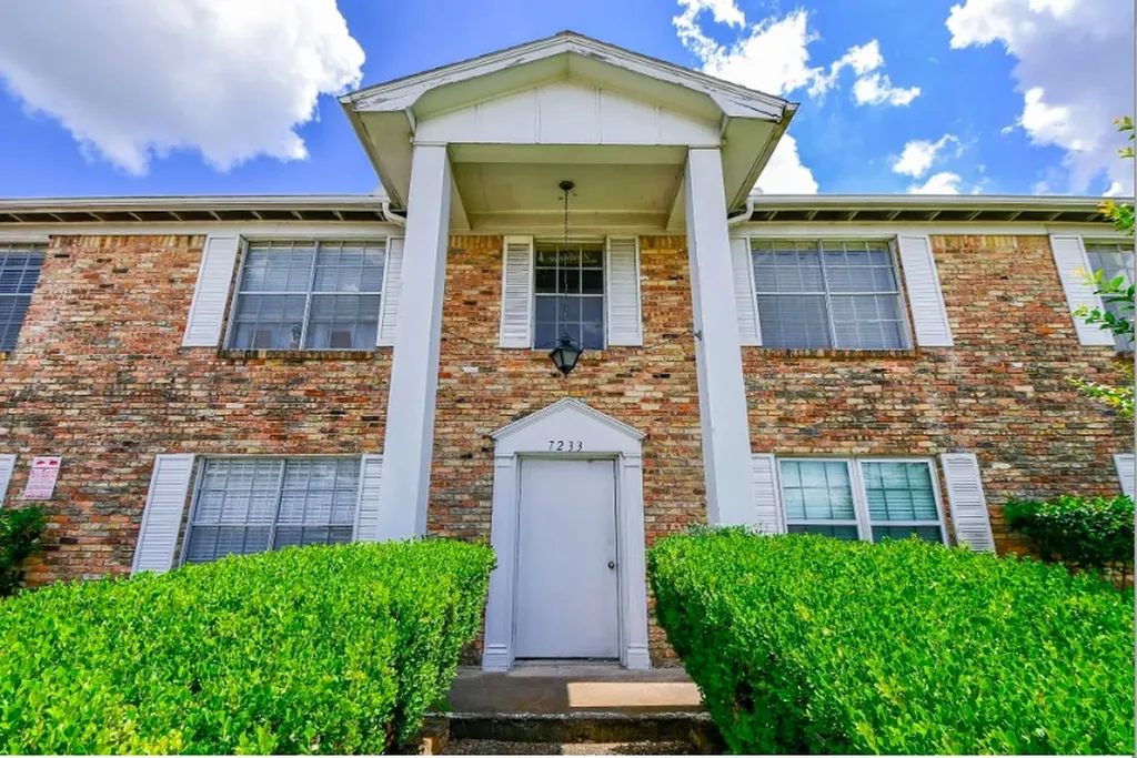 7233 Beechnut Street A Houston TX 77074