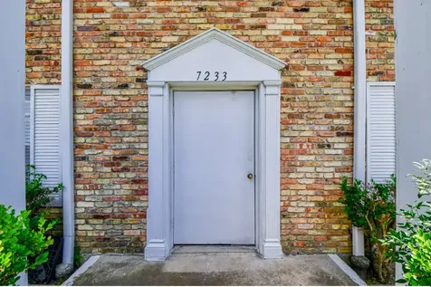 7233 Beechnut Street A Houston TX 77074