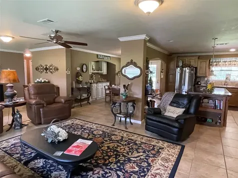 1666 Us Highway 84 Oakwood TX 75855