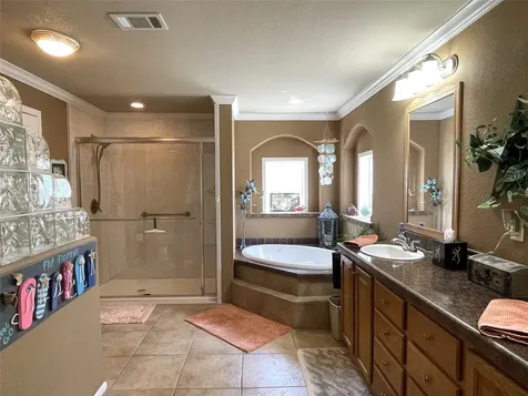 1666 Us Highway 84 Oakwood TX 75855