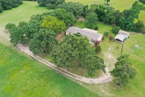 1666 Us Highway 84 Oakwood TX 75855