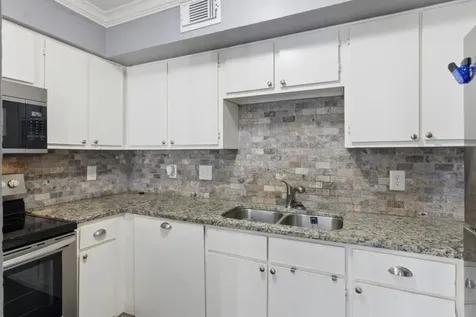 18515 Egret Bay Boulevard 906 Webster TX 77058