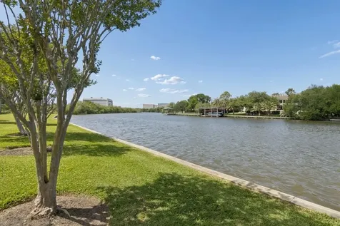 18515 Egret Bay Boulevard 906 Webster TX 77058