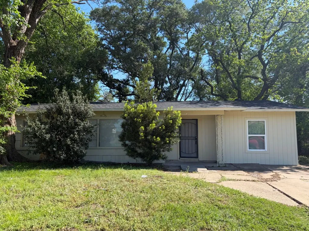 5782 Belcrest Street Houston TX 77033