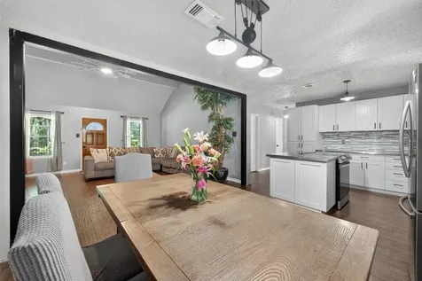 2103 Diane Street Pinehurst TX 77362