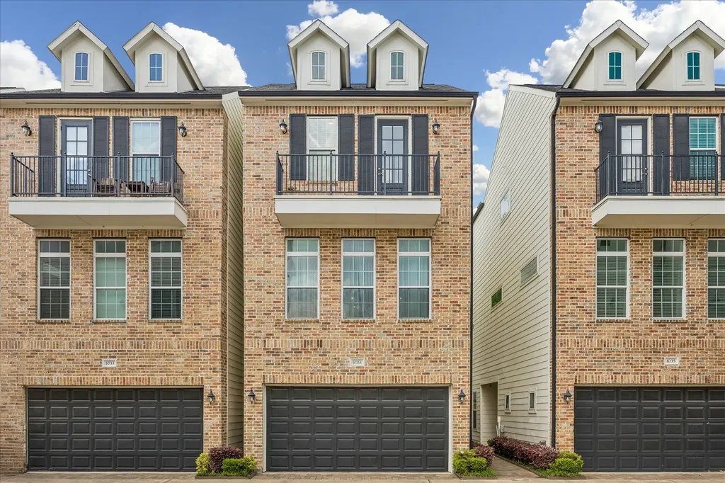 1033 Ashland Street A Houston TX 77008