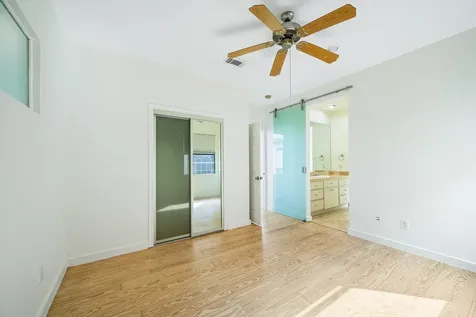 235 Malone Street Houston TX 77007