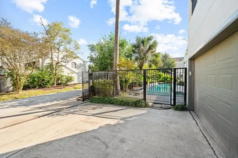235 Malone Street Houston TX 77007