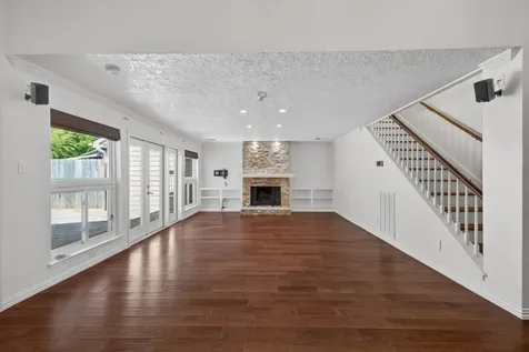 10707 Boardwalk Street Houston TX 77042