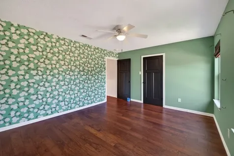 10707 Boardwalk Street Houston TX 77042