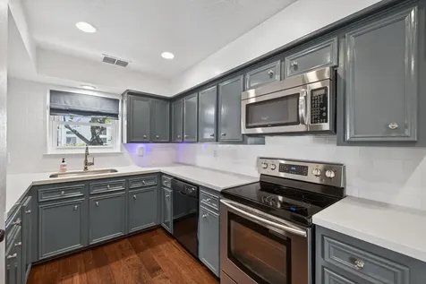10707 Boardwalk Street Houston TX 77042
