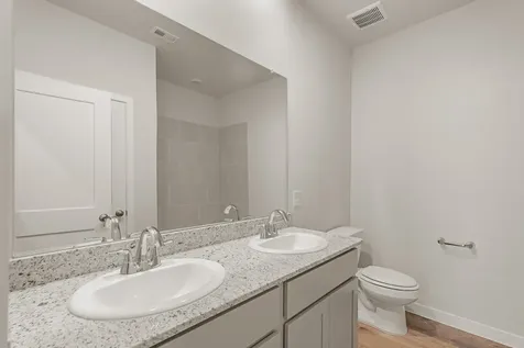 9 Riverwood Circle Court Angleton TX 77515