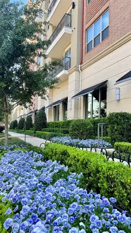 160 Birdsall Street 2214 Houston TX 77007
