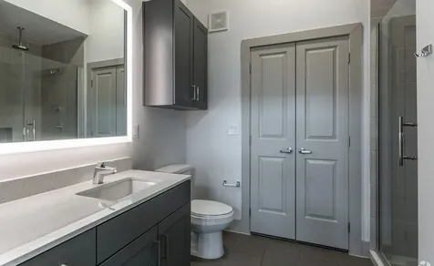 160 Birdsall Street 2214 Houston TX 77007