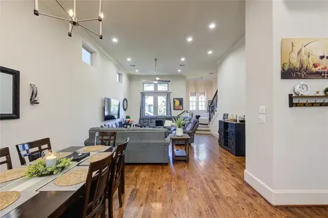 411 W 17th Street B Houston TX 77008