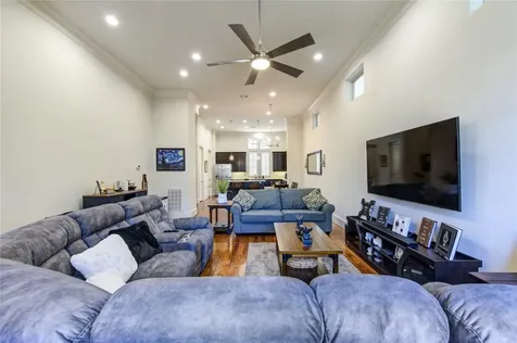 411 W 17th Street B Houston TX 77008