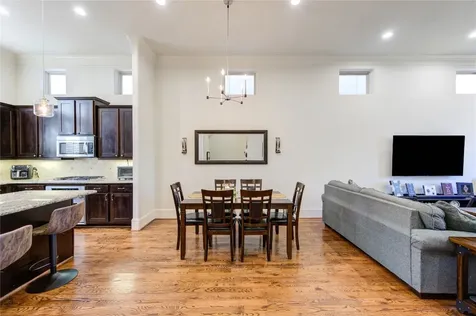 411 W 17th Street B Houston TX 77008