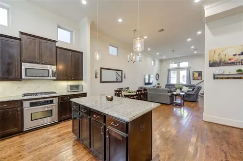 411 W 17th Street B Houston TX 77008