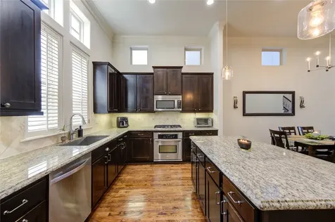 411 W 17th Street B Houston TX 77008