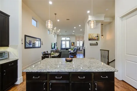 411 W 17th Street B Houston TX 77008