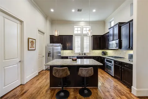411 W 17th Street B Houston TX 77008