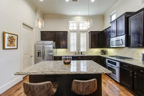 411 W 17th Street B Houston TX 77008