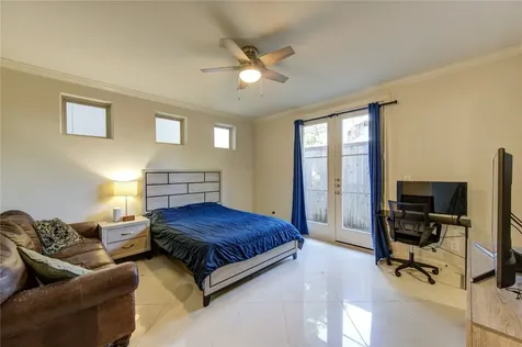 411 W 17th Street B Houston TX 77008