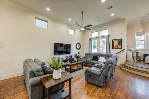 411 W 17th Street B Houston TX 77008