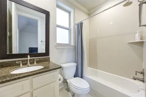 411 W 17th Street B Houston TX 77008