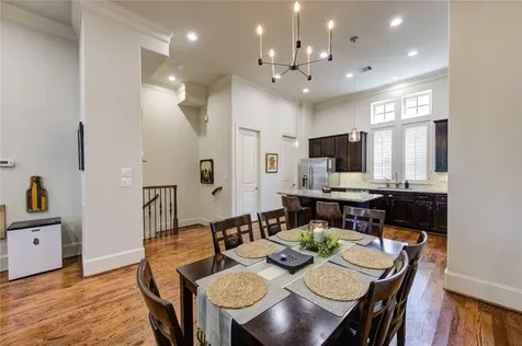 411 W 17th Street B Houston TX 77008
